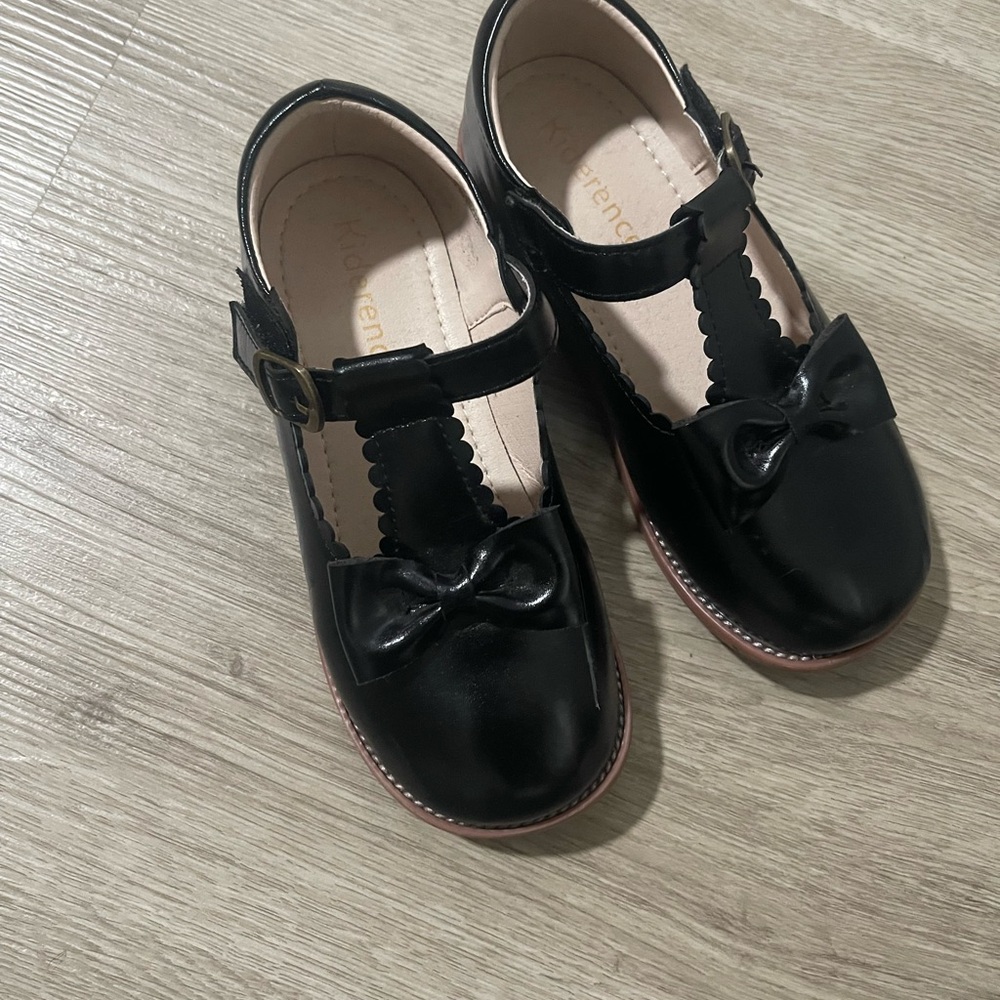 Calvin Klein Girls' Black Patent Mary Jane Bow Shoes